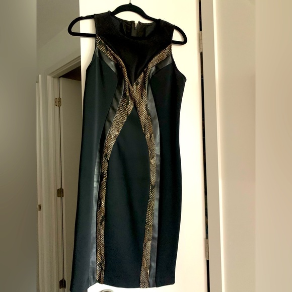 Form fitting black dress size 10/12, black pleather/snake pattern mesh panels - Picture 1 of 7